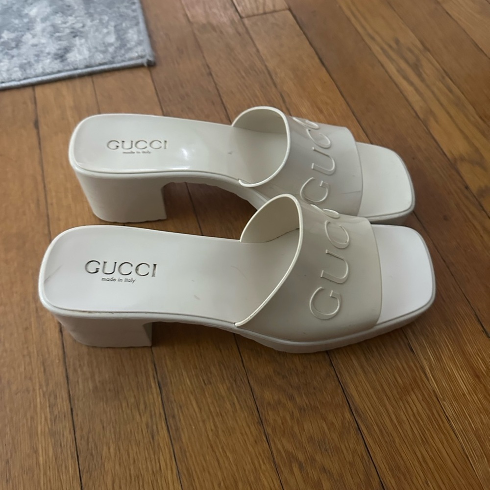 GUCCI RUBBER SANDALS - Picture 2 of 3